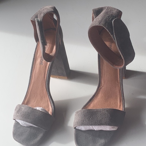 Jeffrey Campbell Holvey Suede Sandal Heel Size 8 - Picture 8 of 8